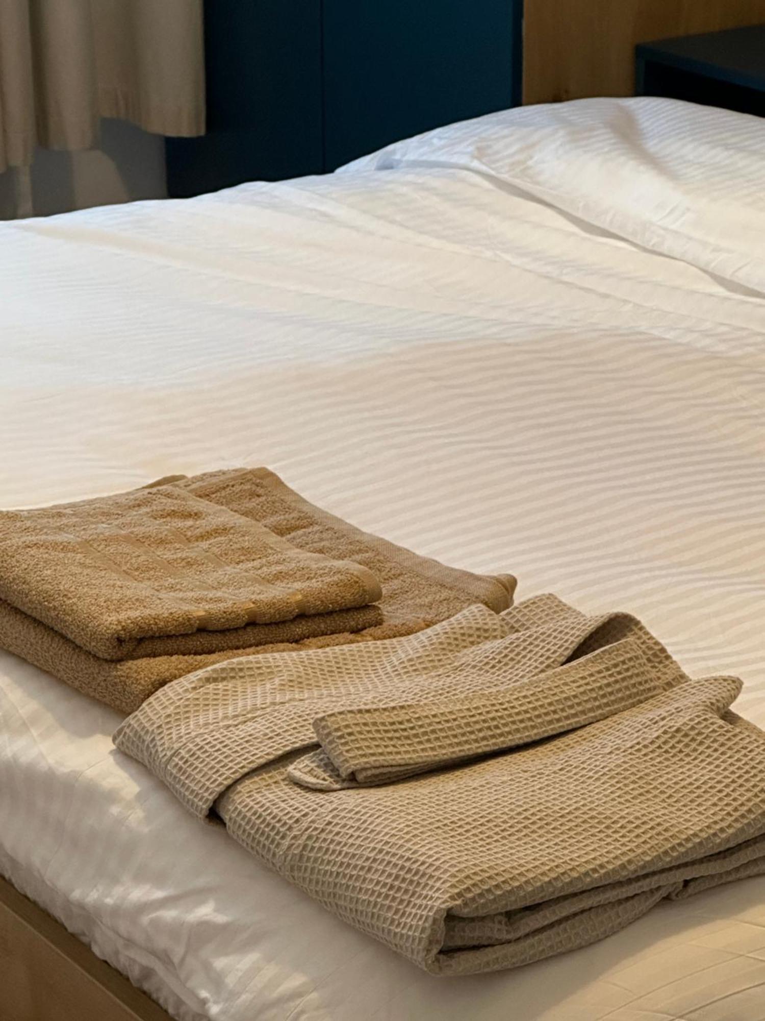 Modern Flat - Apartament Nou Aproape De Spital Si Aeroport Yaş Dış mekan fotoğraf