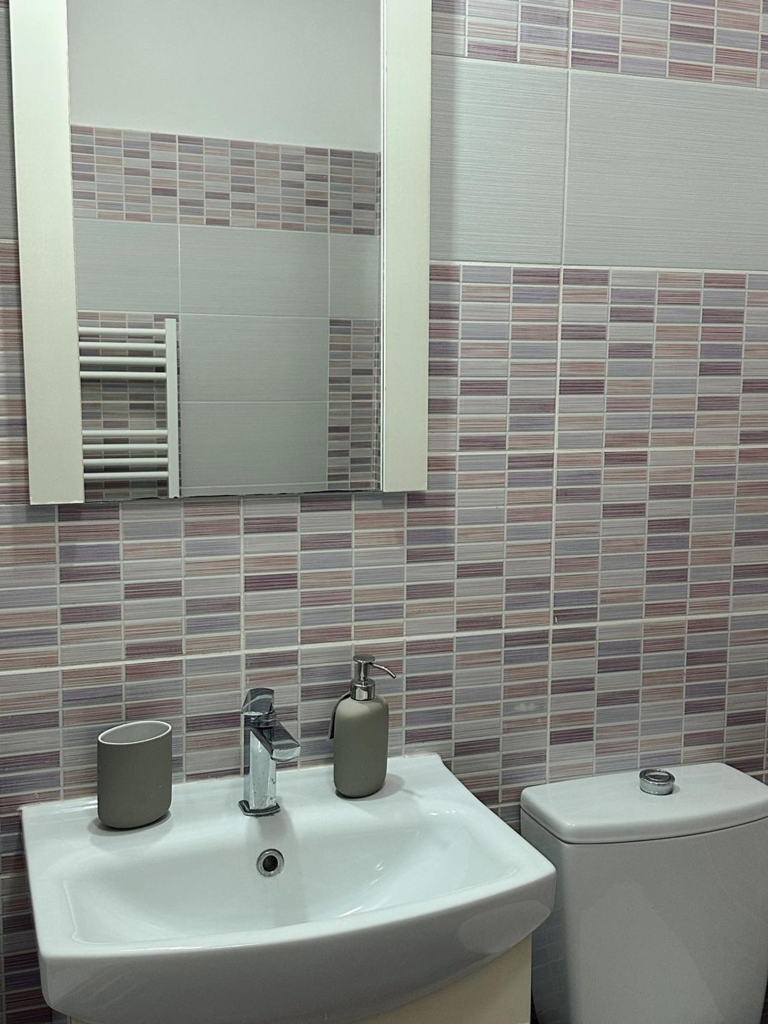 Modern Flat - Apartament Nou Aproape De Spital Si Aeroport Yaş Dış mekan fotoğraf